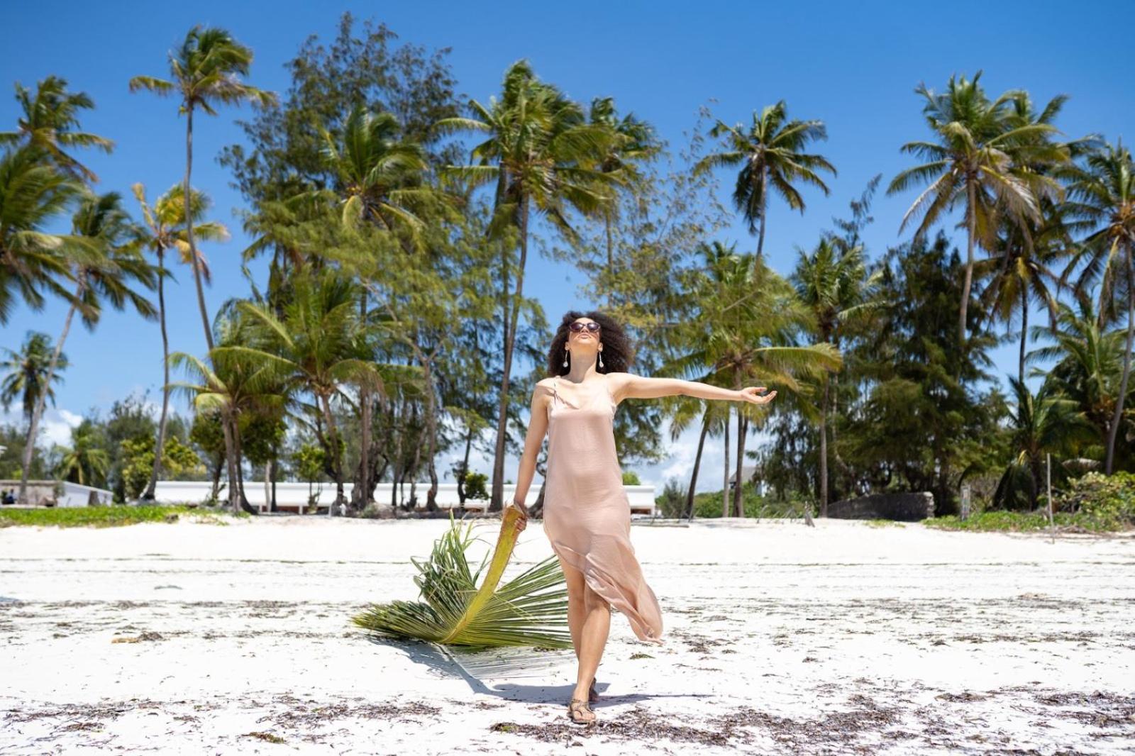 Pili Pili Orient Beach Resort Bwejuu Bagian luar foto