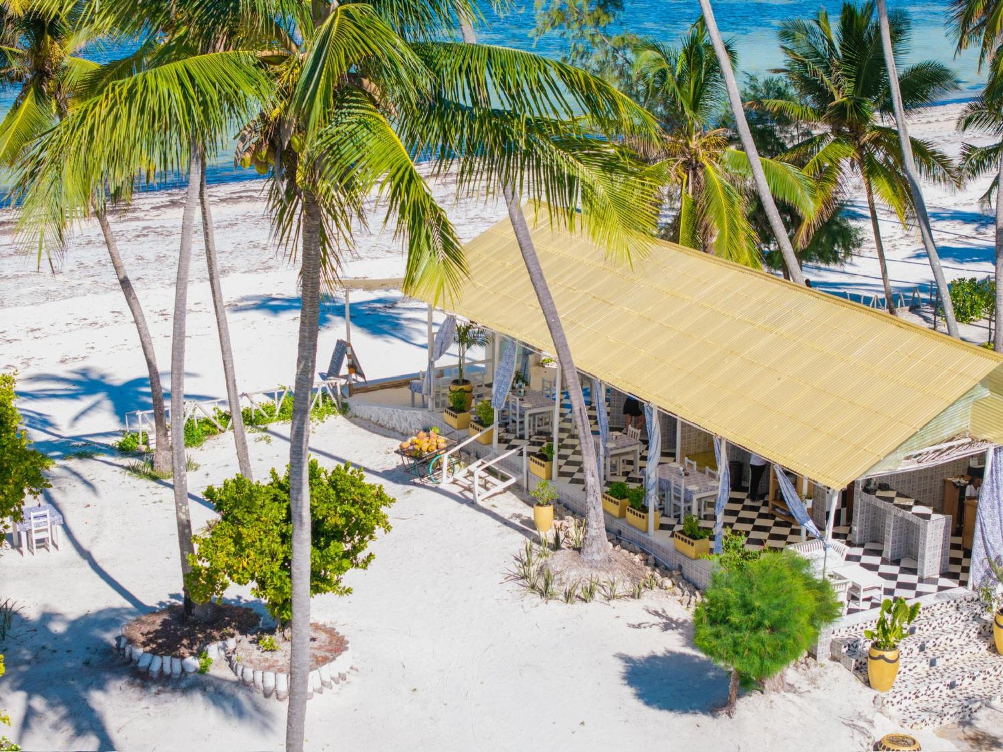 Pili Pili Orient Beach Resort Bwejuu Bagian luar foto